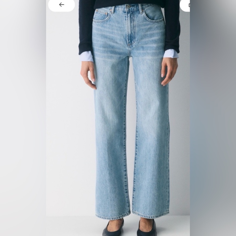 Aritzia Light Wash Wide Leg Jeans
